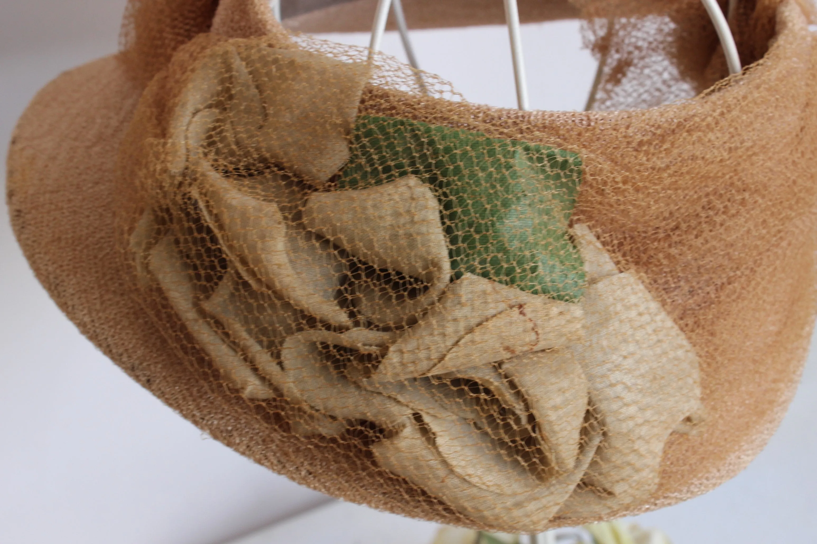 Vintage 1930s Wide Brimmed Open Crown Hat With Silk Flowers