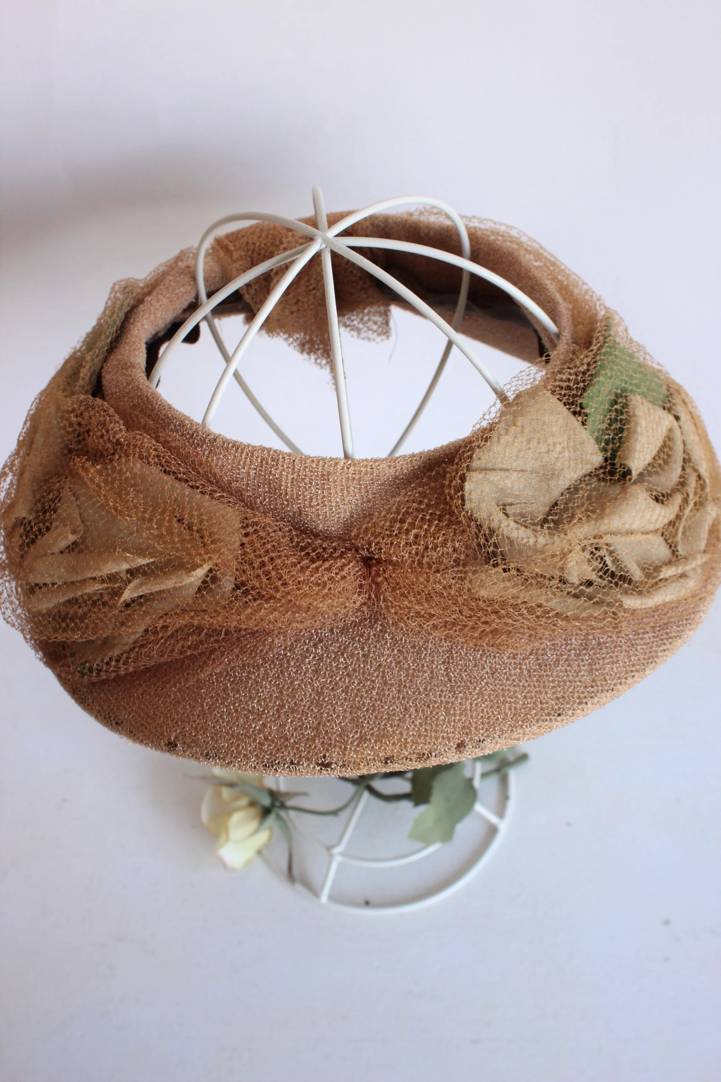 Vintage 1930s Wide Brimmed Open Crown Hat With Silk Flowers